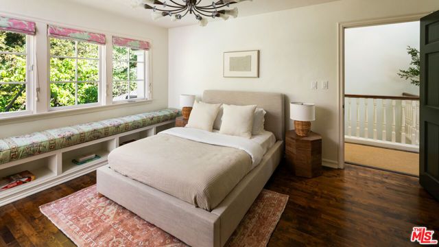 11982 Brentridge Lane, Los Angeles, CA 90049