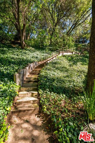 11982 Brentridge Lane, Los Angeles, CA 90049