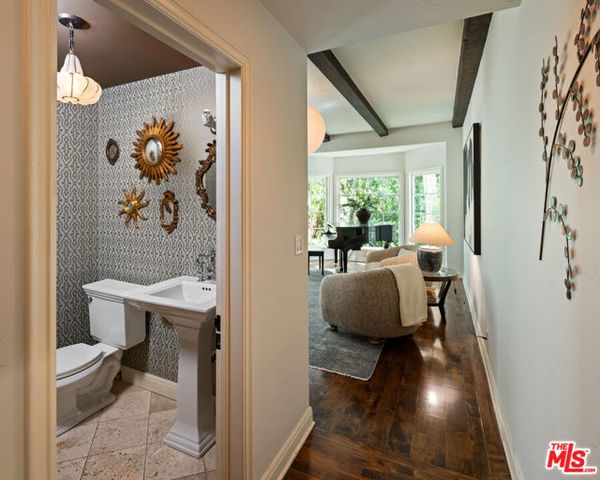 11982 Brentridge Lane, Los Angeles, CA 90049