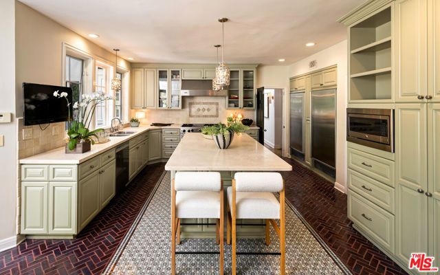 11982 Brentridge Lane, Los Angeles, CA 90049