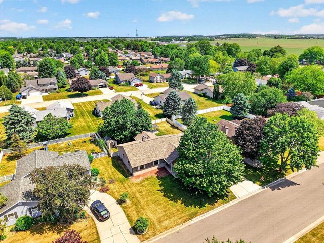 4409 Southwyck Drive, Janesville, WI 53546