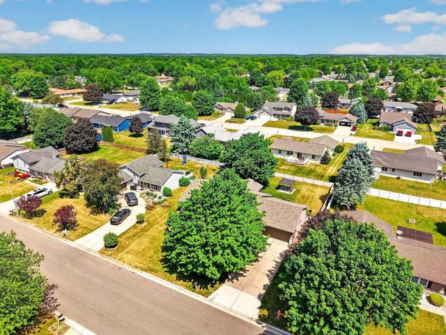 4409 Southwyck Drive, Janesville, WI 53546