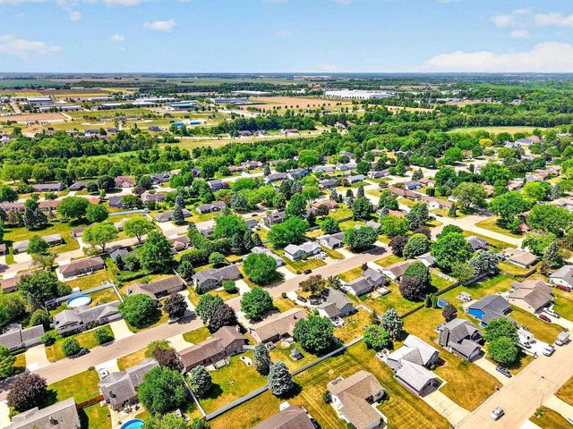4409 Southwyck Drive, Janesville, WI 53546