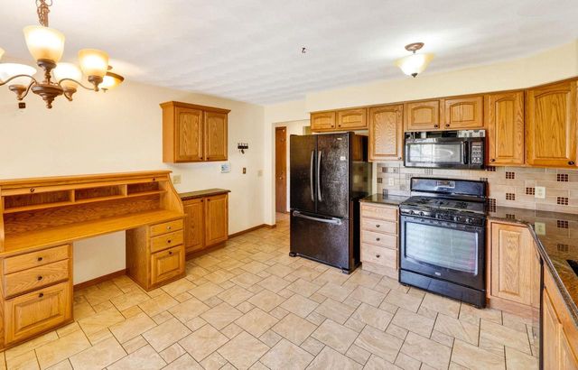 4409 Southwyck Drive, Janesville, WI 53546