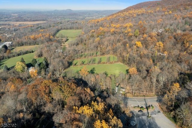 12 Breakneck Rd, Vernon Twp., NJ 07462