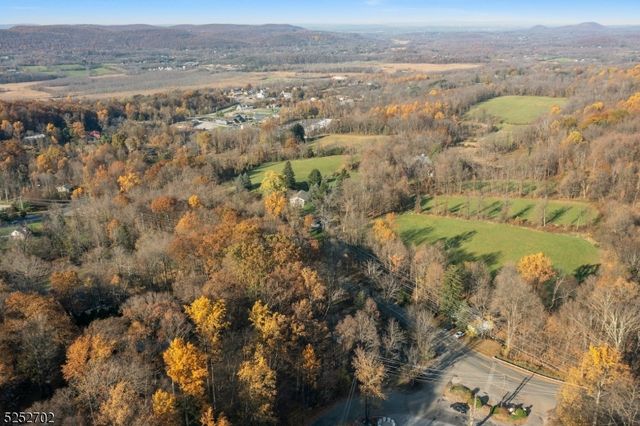 12 Breakneck Rd, Vernon Twp., NJ 07462