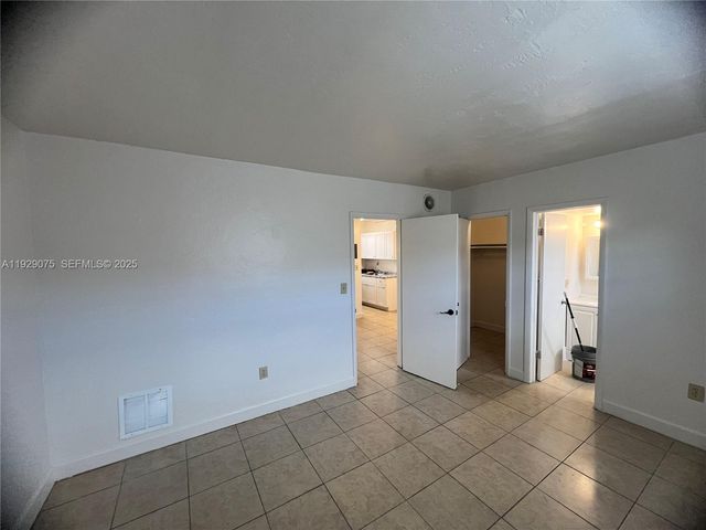 12905 Arch Creek Rd 3, North Miami, FL 33161