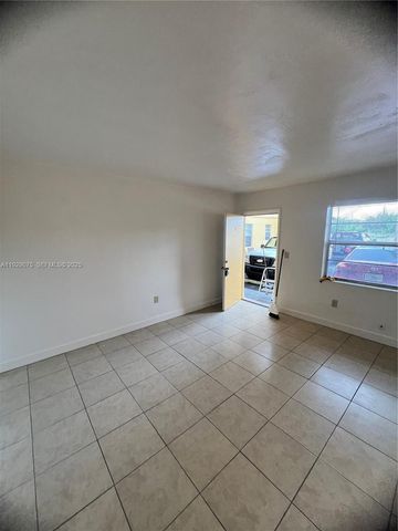 12905 Arch Creek Rd 3, North Miami, FL 33161