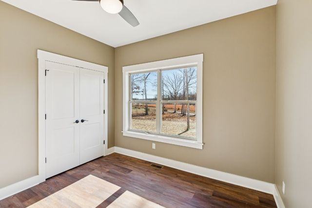 739 Long Mountain Rd, Mcminnville, TN 37110