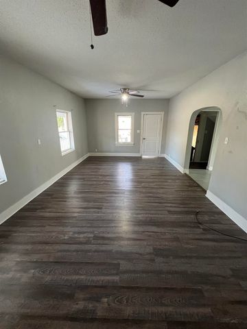 617 W Towanda Ave, El Dorado, KS 67042