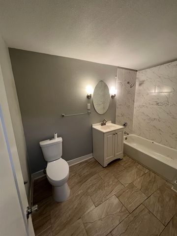 617 W Towanda Ave, El Dorado, KS 67042