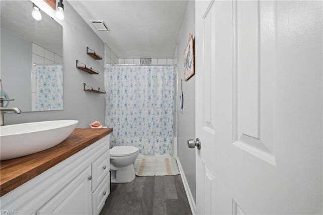 3904 Forresthills DR, Portsmouth, VA 23703