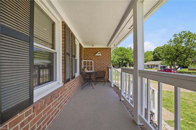 3904 Forresthills DR, Portsmouth, VA 23703