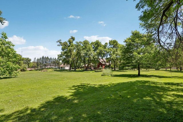 9700 276th Avenue, Trevor, WI 53179