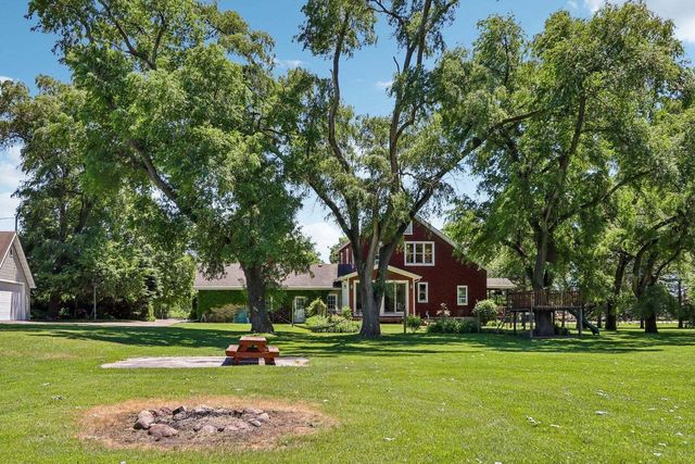 9700 276th Avenue, Trevor, WI 53179