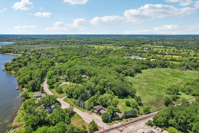 9700 276th Avenue, Trevor, WI 53179