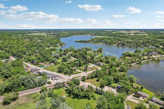 9700 276th Avenue, Trevor, WI 53179