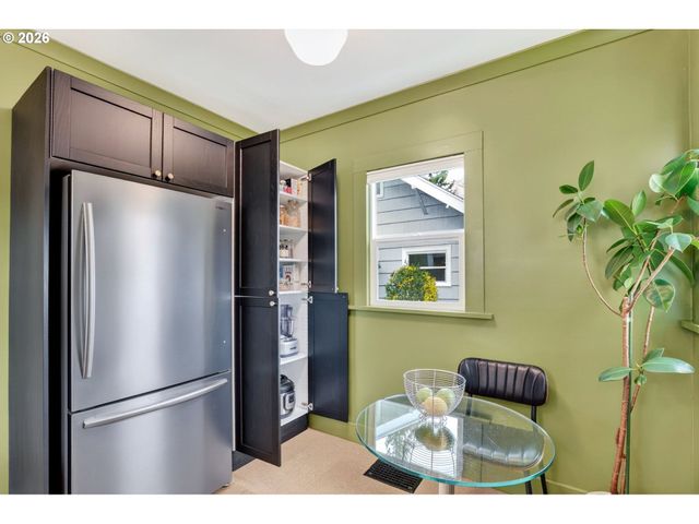 6124 Ne HOYT St, Portland, OR 97213