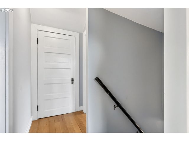 6124 Ne HOYT St, Portland, OR 97213