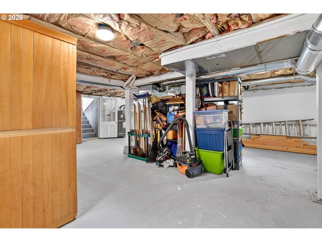 6124 Ne HOYT St, Portland, OR 97213