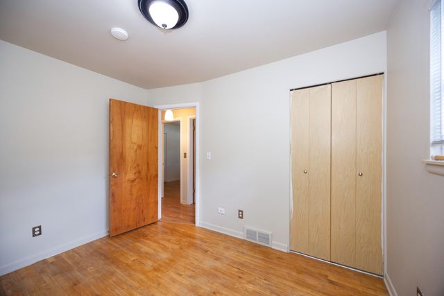 1031 N Maple Road, Ann Arbor, MI 48103