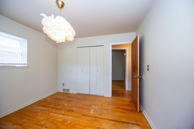 1031 N Maple Road, Ann Arbor, MI 48103