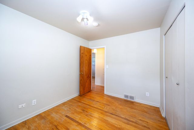 1031 N Maple Road, Ann Arbor, MI 48103