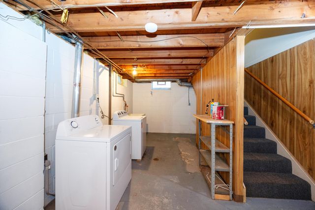 1031 N Maple Road, Ann Arbor, MI 48103