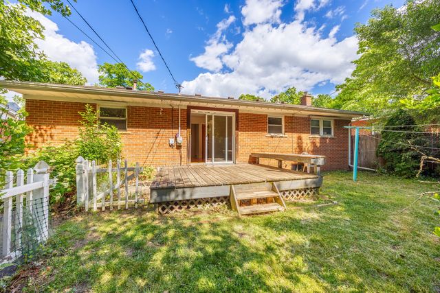 1031 N Maple Road, Ann Arbor, MI 48103