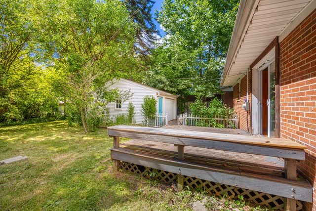 1031 N Maple Road, Ann Arbor, MI 48103