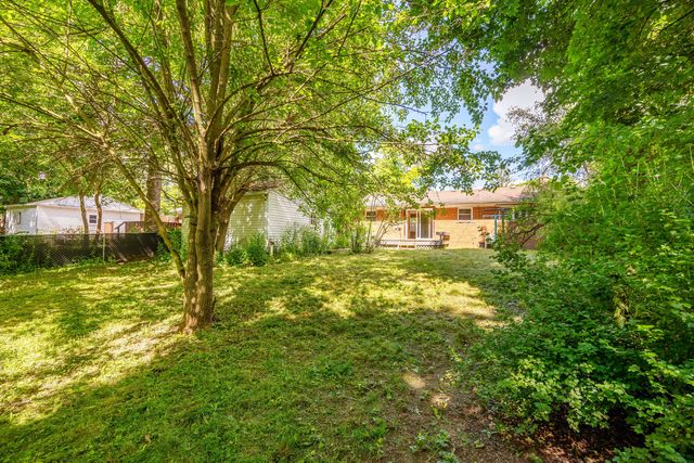 1031 N Maple Road, Ann Arbor, MI 48103