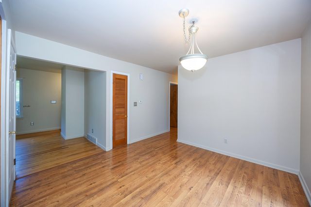 1031 N Maple Road, Ann Arbor, MI 48103