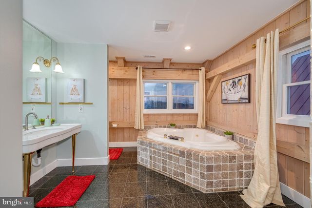 19511 TELEGRAPH SPRINGS RD, Purcellville, VA 20132