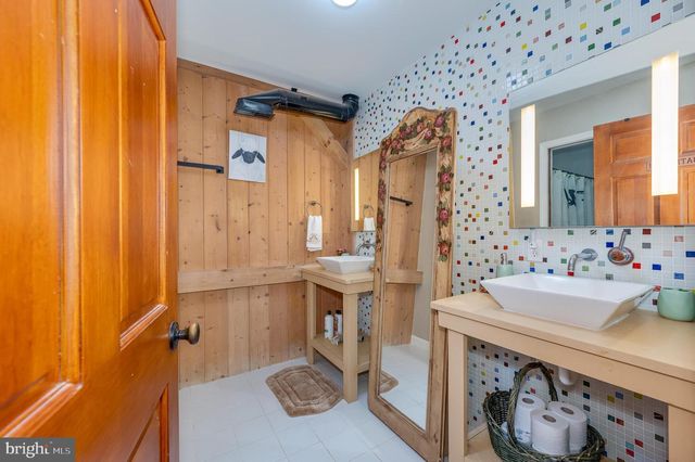 19511 TELEGRAPH SPRINGS RD, Purcellville, VA 20132