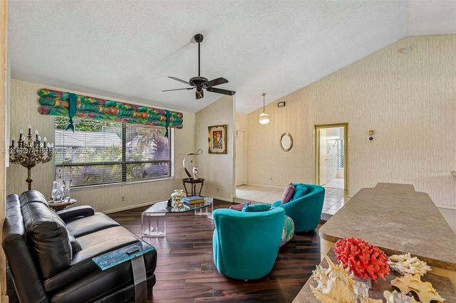 9768 Majestic Way, Boynton Beach, FL 33437