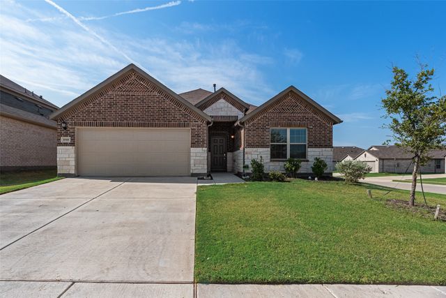 8900 Bronze Meadow Drive, Fort Worth, TX 76131