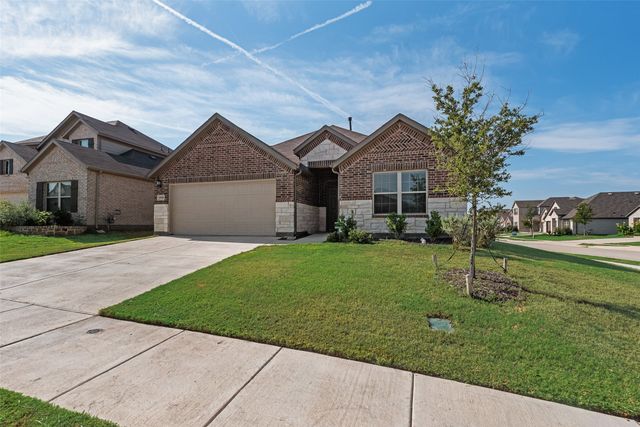 8900 Bronze Meadow Drive, Fort Worth, TX 76131