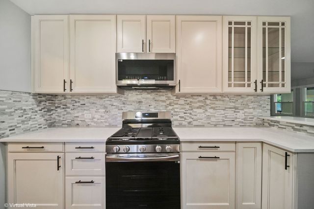 1149 Gail Lane, Sleepy Hollow, IL 60118