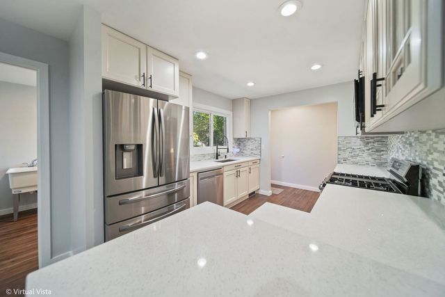 1149 Gail Lane, Sleepy Hollow, IL 60118