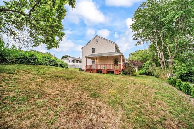15 Aberdeen Rd, Methuen, MA 01844