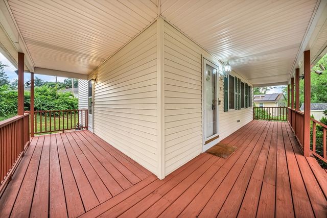 15 Aberdeen Rd, Methuen, MA 01844