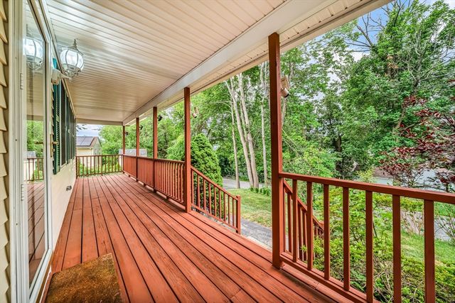 15 Aberdeen Rd, Methuen, MA 01844