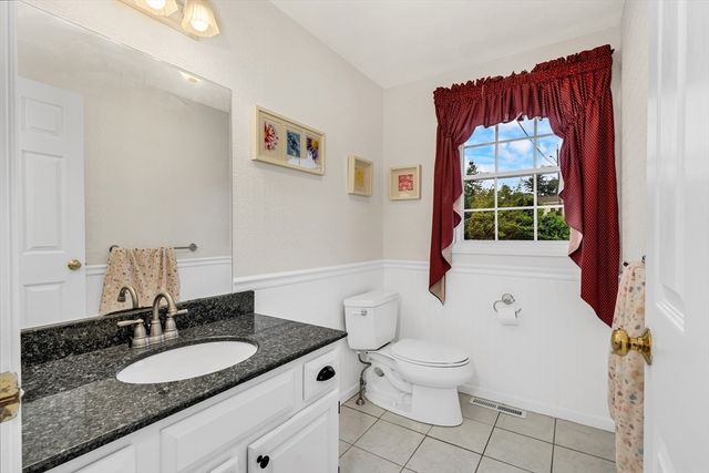 15 Aberdeen Rd, Methuen, MA 01844