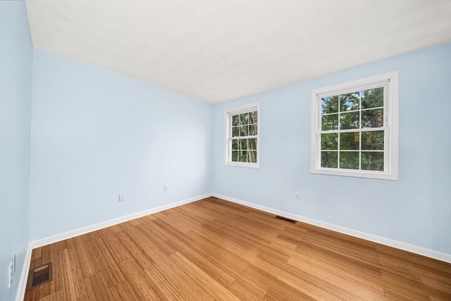 15 Aberdeen Rd, Methuen, MA 01844