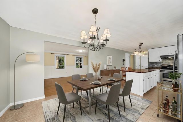 15 Aberdeen Rd, Methuen, MA 01844