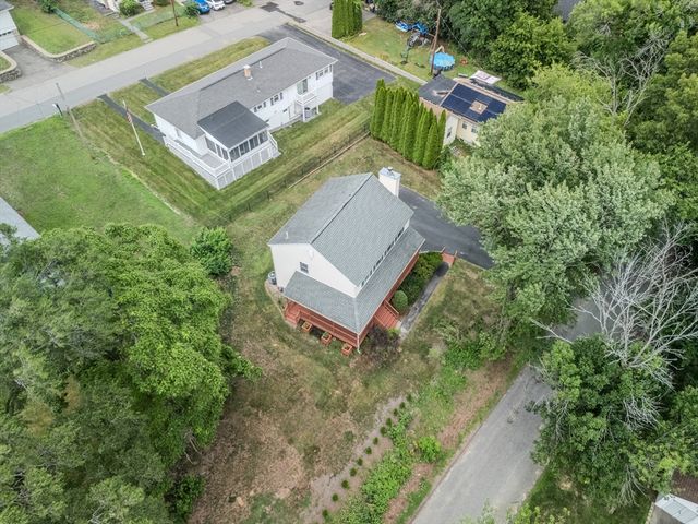 15 Aberdeen Rd, Methuen, MA 01844