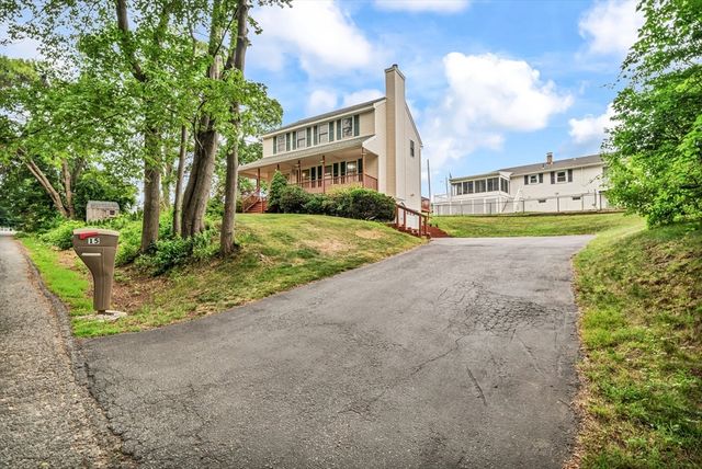 15 Aberdeen Rd, Methuen, MA 01844
