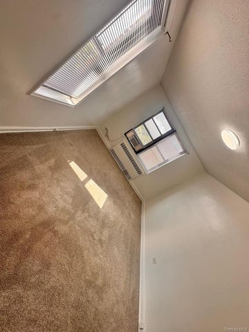 150-11 72nd Road 6F, Flushing, NY 11367