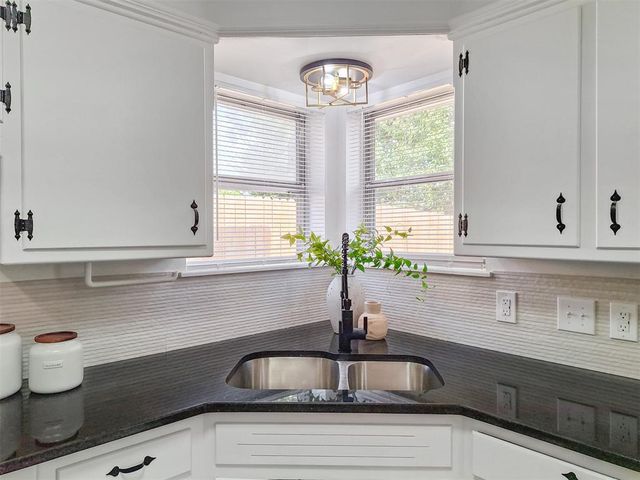 2328 Knox Drive, Del City, OK 73115