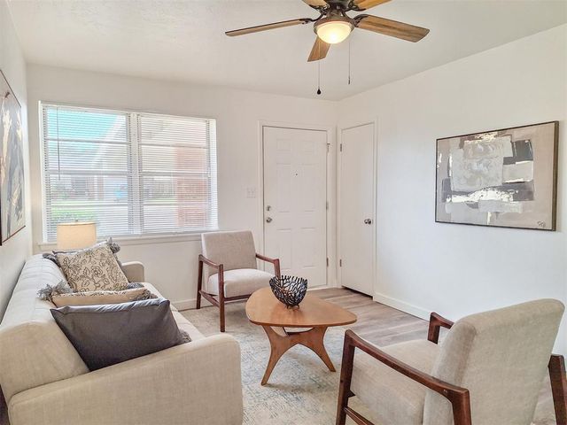 2328 Knox Drive, Del City, OK 73115